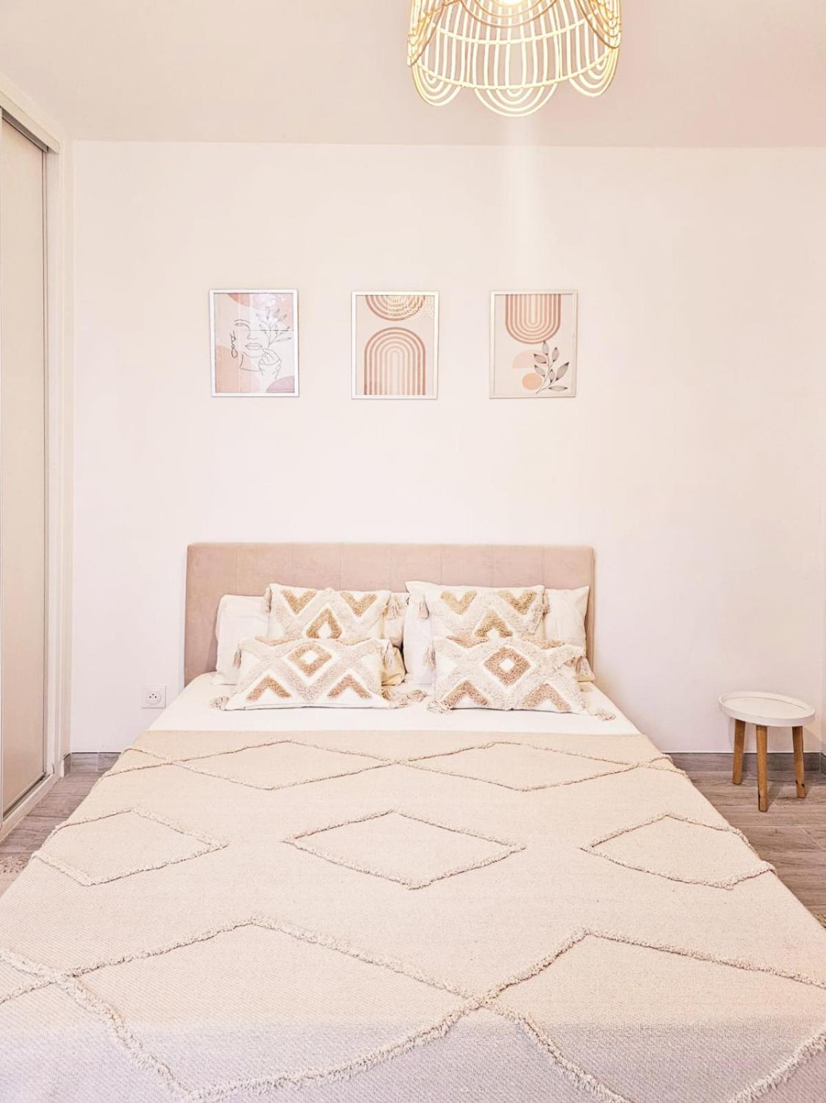 Bed & Breakfast - Entre Paris & Disneyland Apartment Roissy en Brie Bagian luar foto